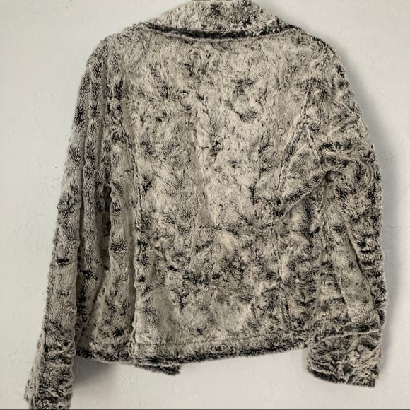 SOLD ✨ HP ✨ Boutique Faux Fur Shearling Coat - Picture 5 of 6